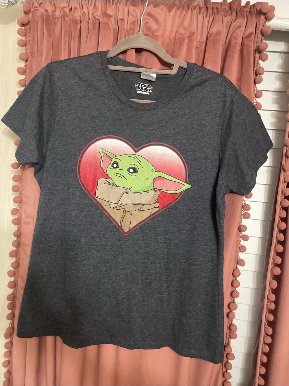 Star Wars Charcoal baby yoda heart tee